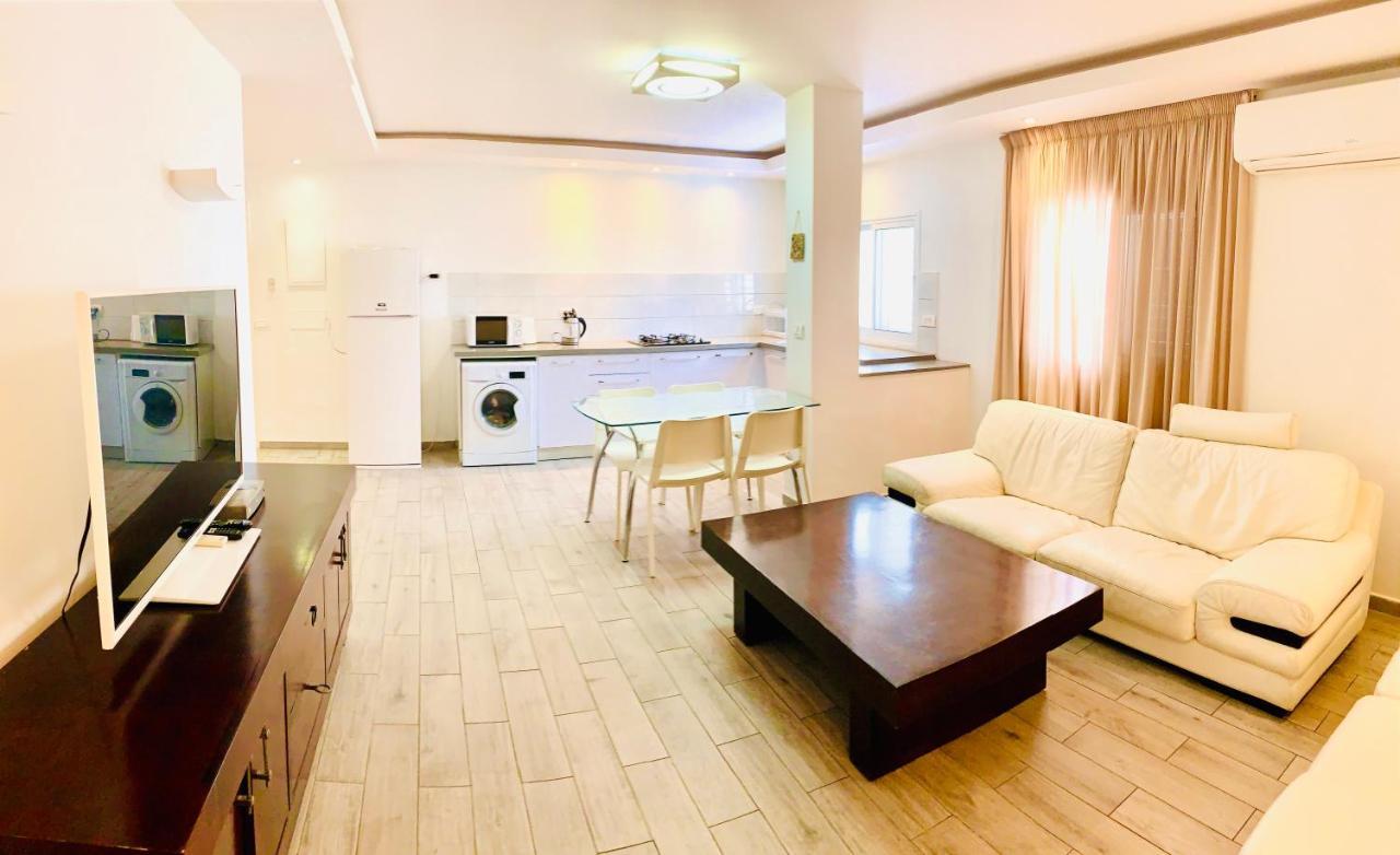 Royal Lea Apartmens 内坦亚 外观 照片