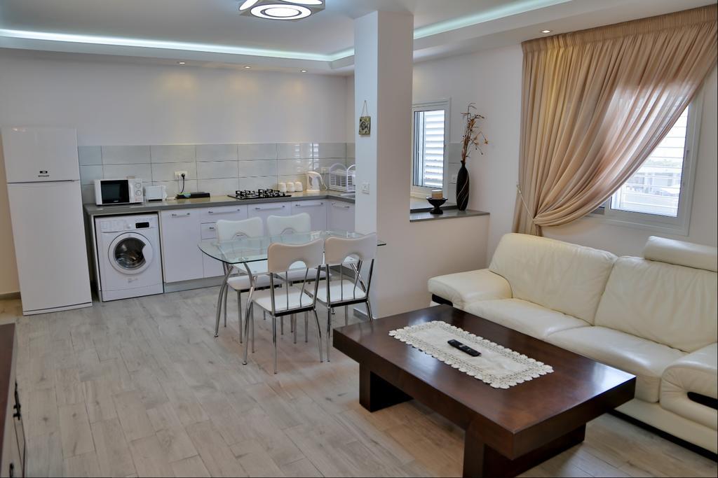 Royal Lea Apartmens 内坦亚 外观 照片